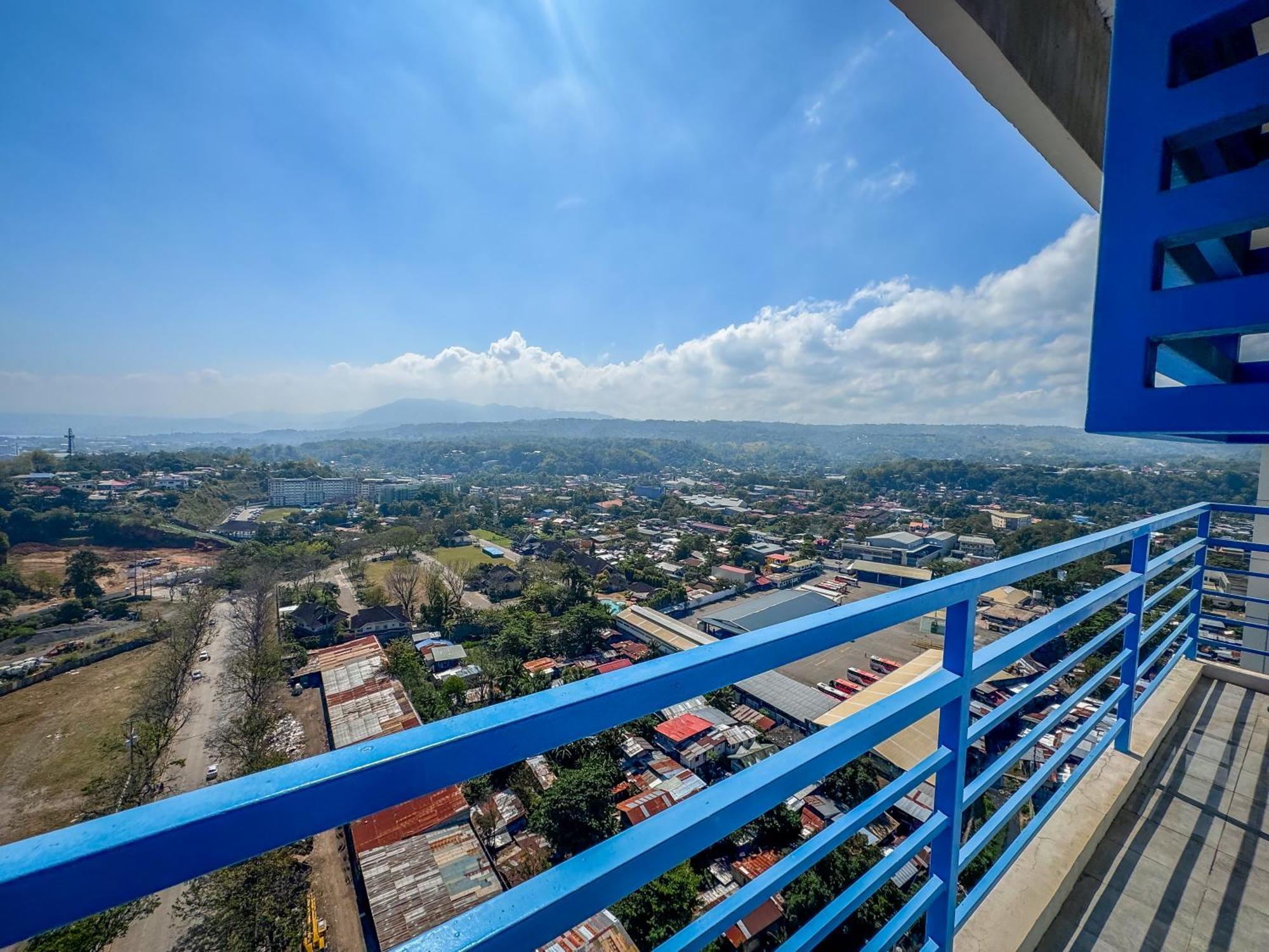 The Loop 2Br Fully Furnished Corner Unit W Balcony Appartement Cagayan de Oro Buitenkant foto
