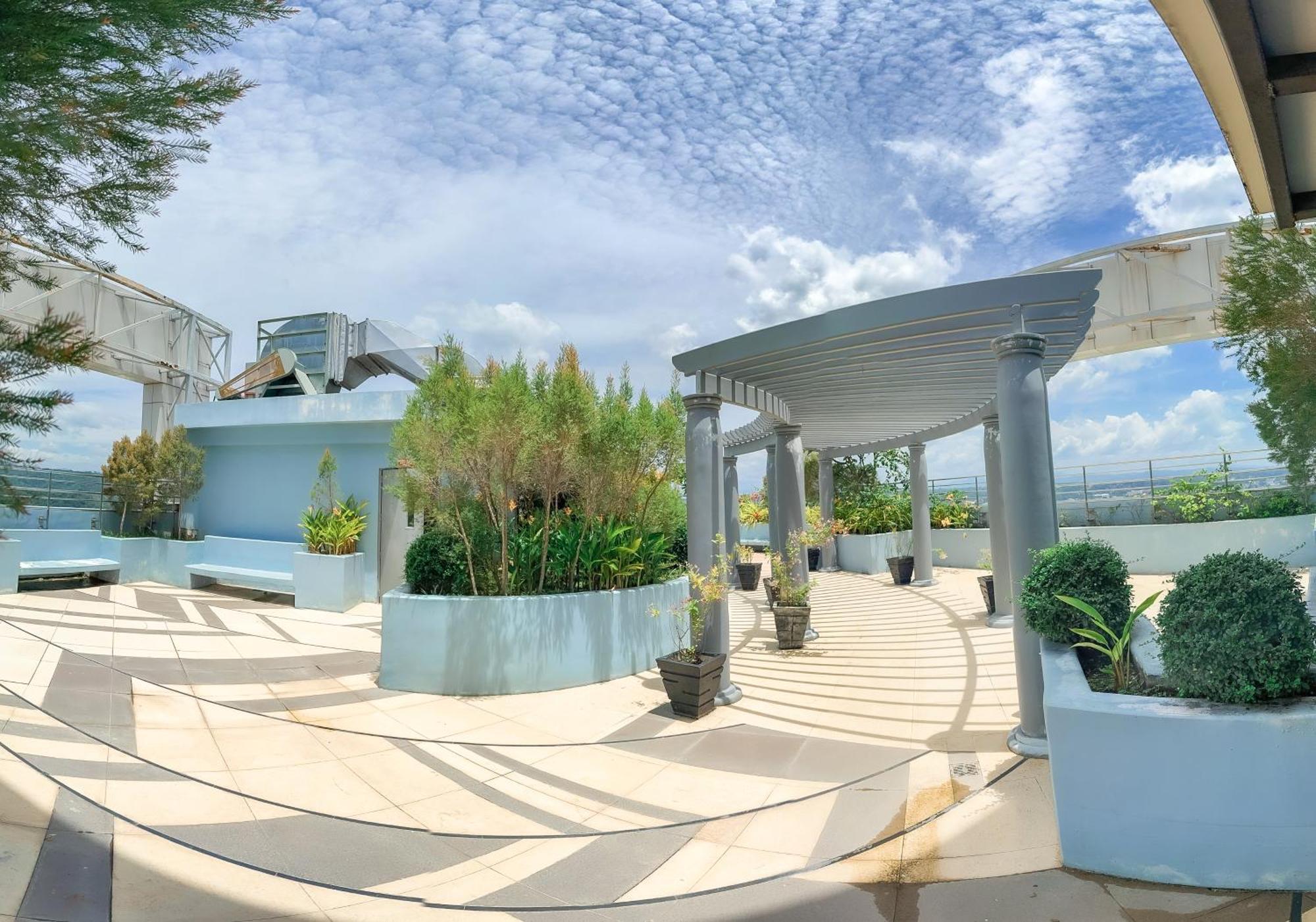 The Loop 2Br Fully Furnished Corner Unit W Balcony Appartement Cagayan de Oro Buitenkant foto